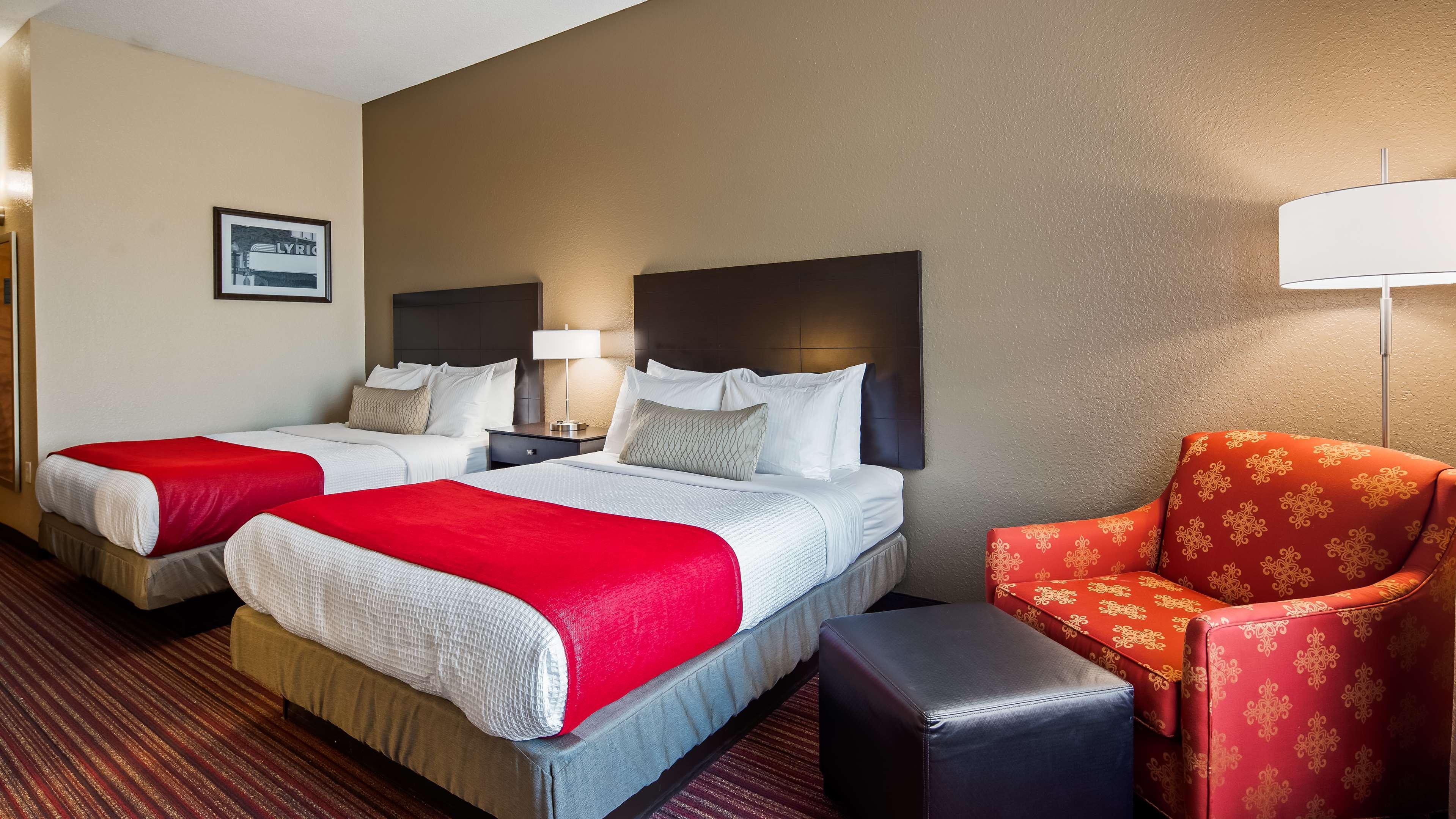 Best Western Plus Bradbury Inn And Suites Уейкрос Екстериор снимка