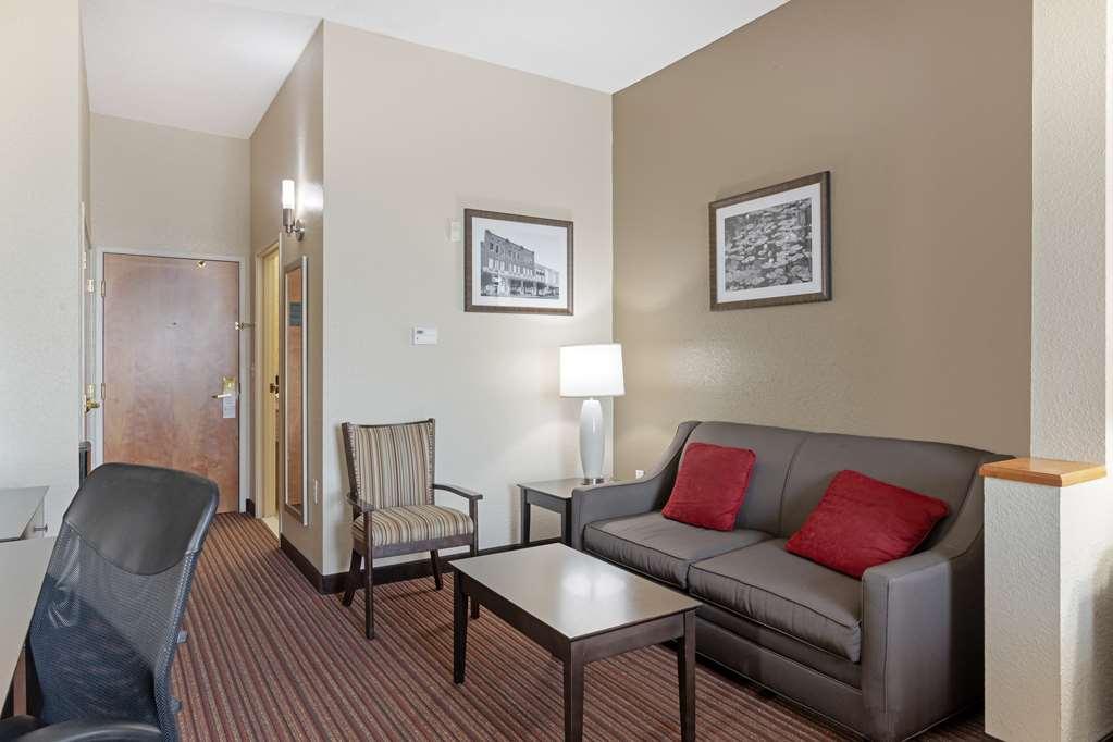 Best Western Plus Bradbury Inn And Suites Уейкрос Стая снимка