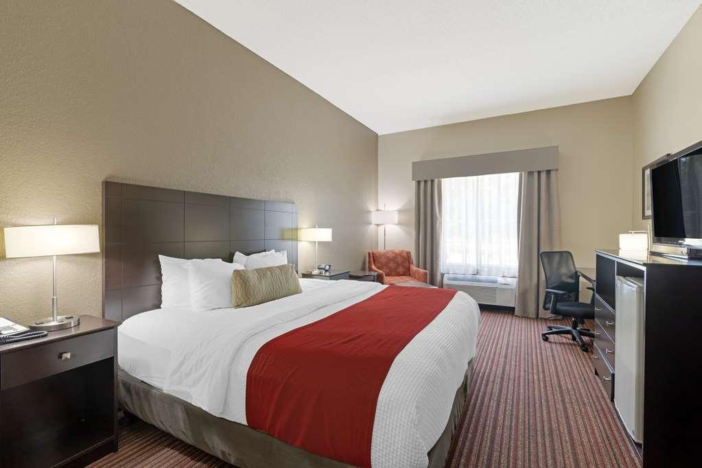 Best Western Plus Bradbury Inn And Suites Уейкрос Стая снимка