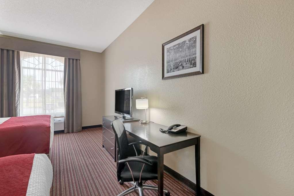 Best Western Plus Bradbury Inn And Suites Уейкрос Стая снимка
