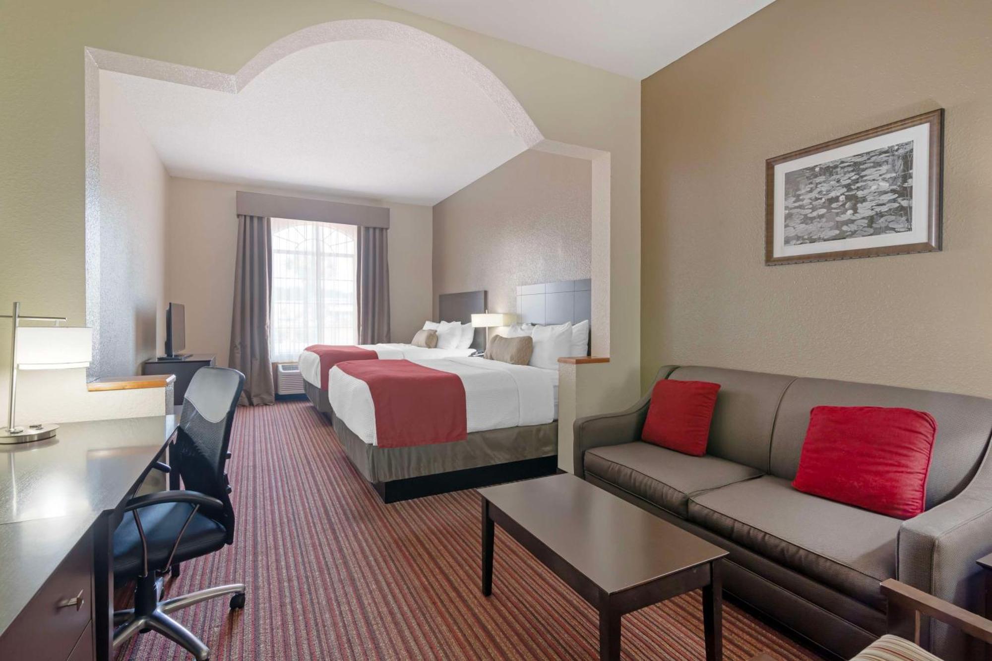 Best Western Plus Bradbury Inn And Suites Уейкрос Екстериор снимка