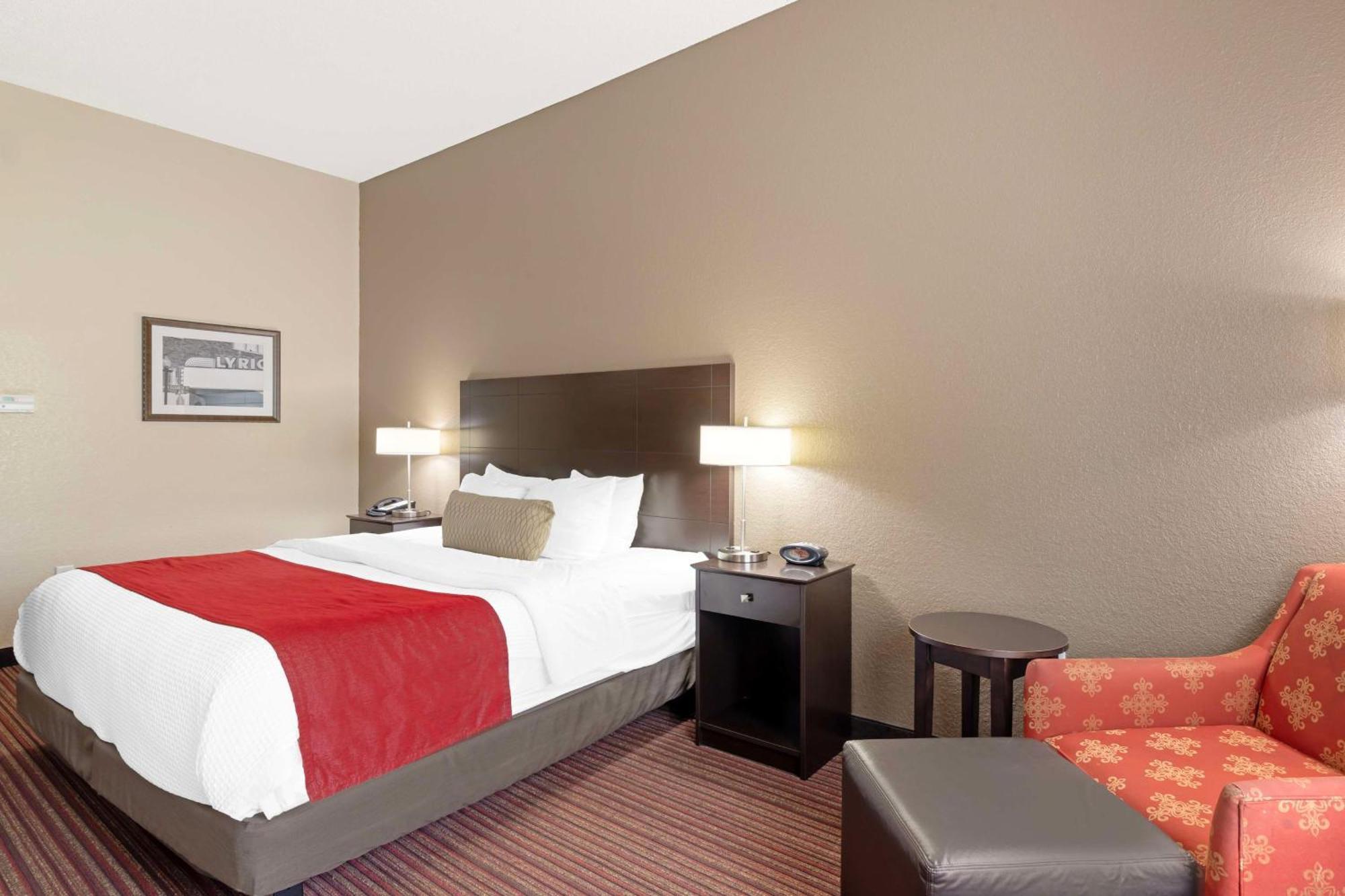 Best Western Plus Bradbury Inn And Suites Уейкрос Екстериор снимка