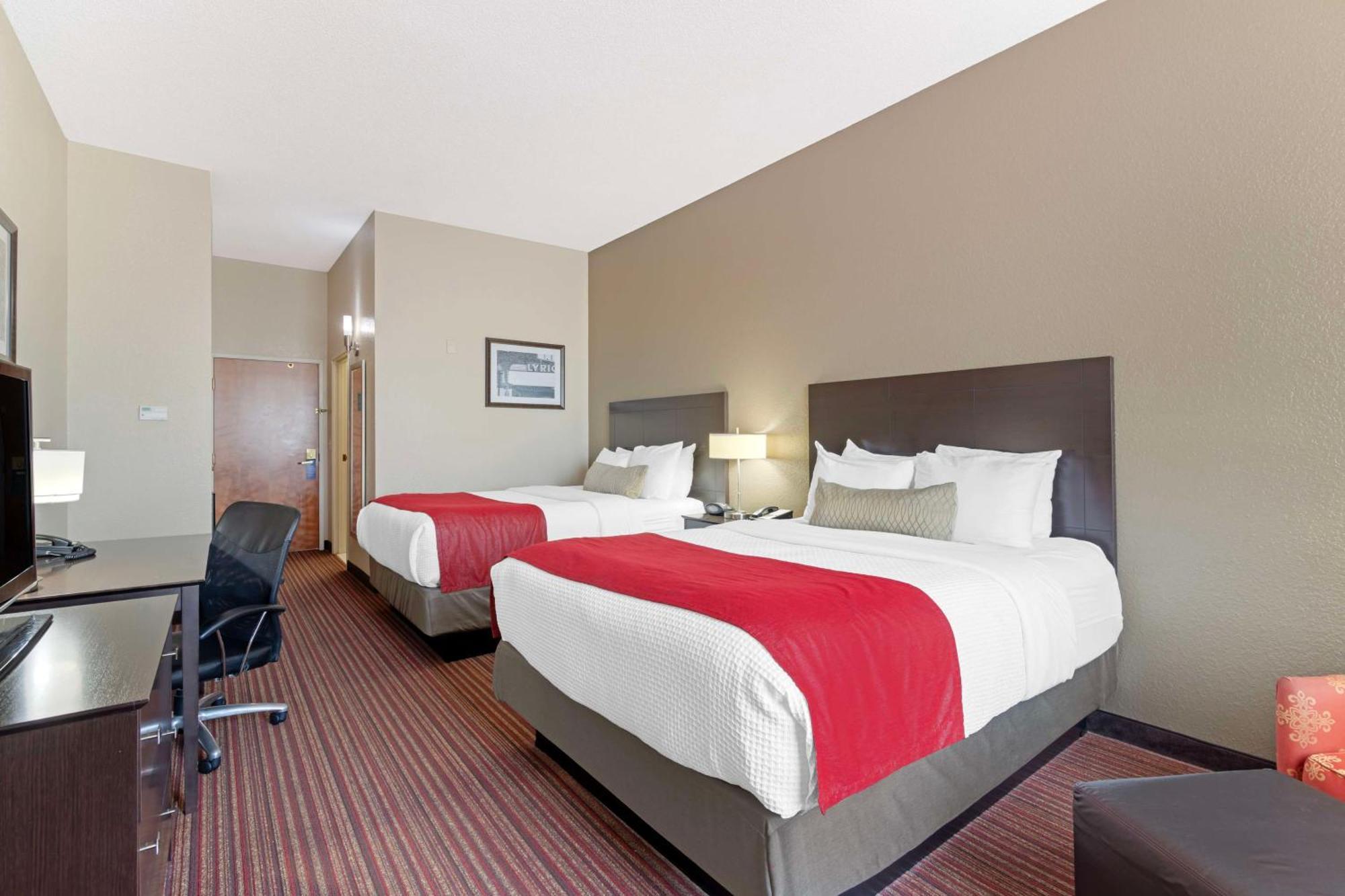 Best Western Plus Bradbury Inn And Suites Уейкрос Екстериор снимка