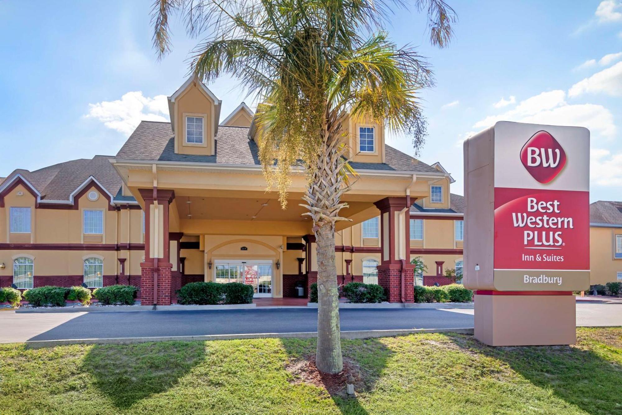 Best Western Plus Bradbury Inn And Suites Уейкрос Екстериор снимка