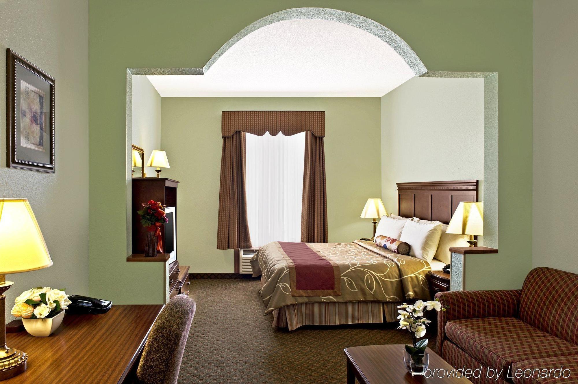 Best Western Plus Bradbury Inn And Suites Уейкрос Стая снимка