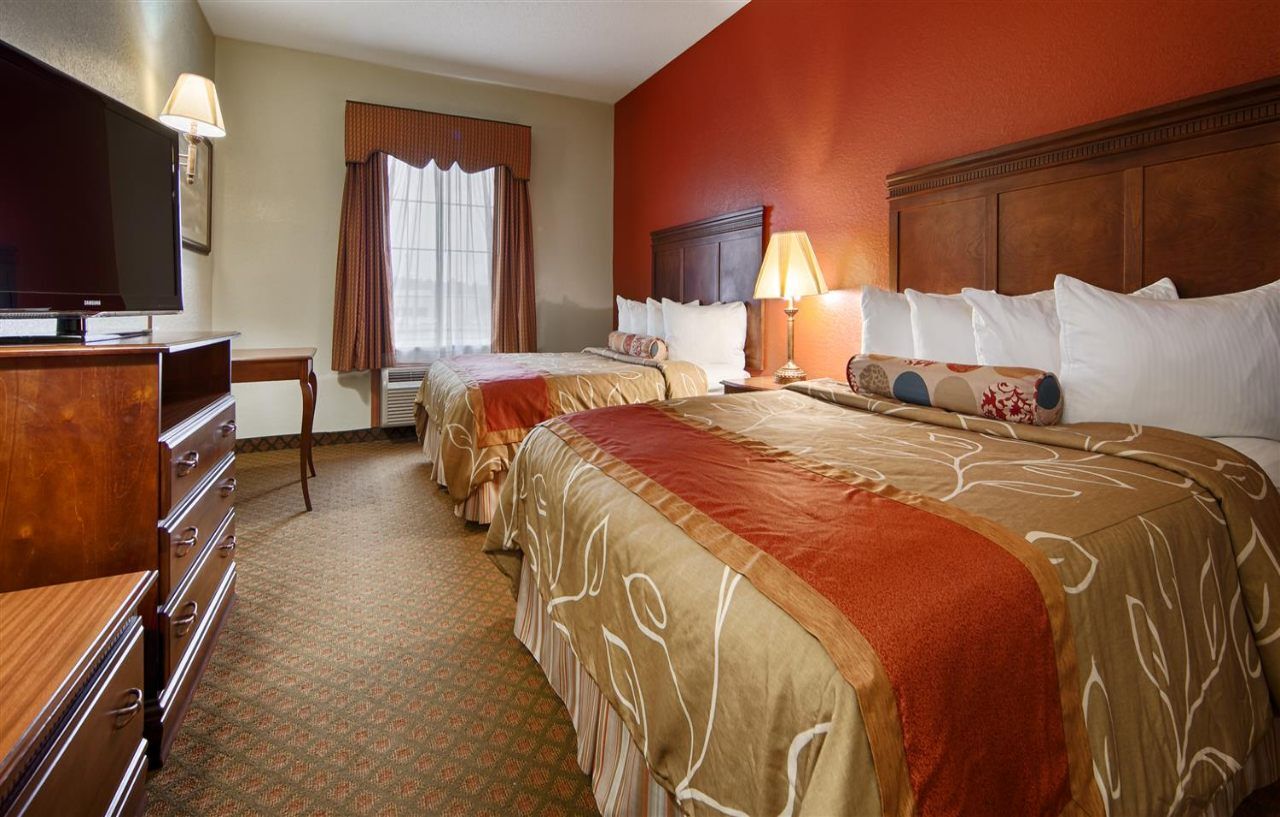 Best Western Plus Bradbury Inn And Suites Уейкрос Екстериор снимка
